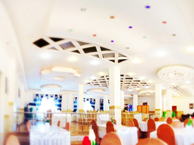 Ghasr Hotel Minudasht