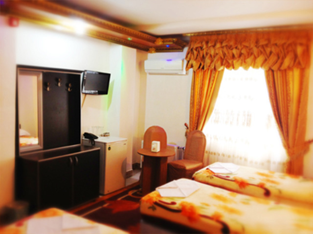Ghasr Hotel Minudasht