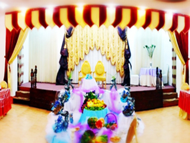 Ghasr Hotel Minudasht