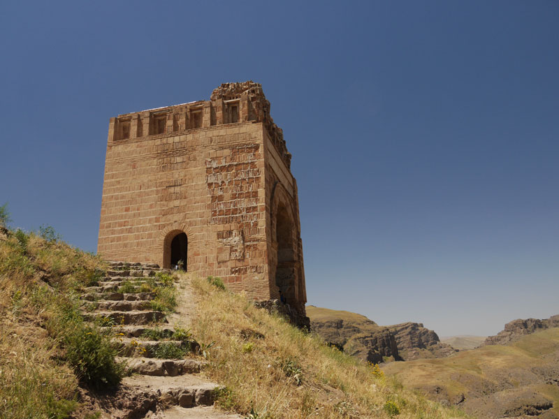 Zahhak Castle, Hashtrud