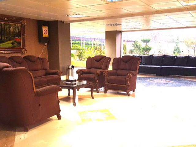 Kushal Hotel Apartment Chalus