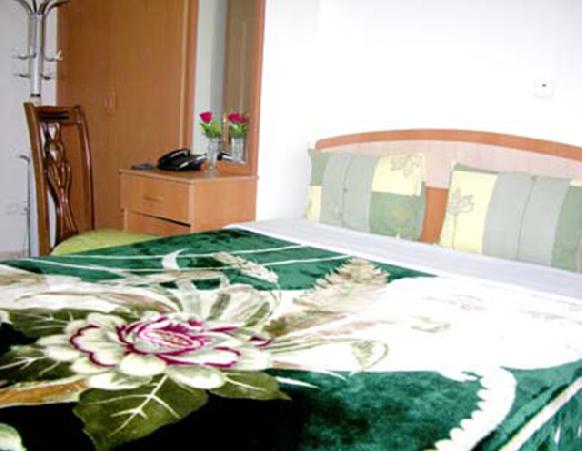 Ghasr Hotel Apartment Isfahan