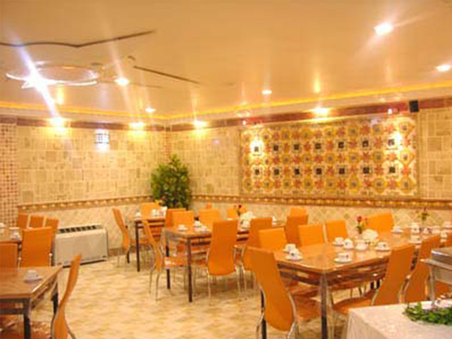 Ghasr Hotel Apartment Isfahan