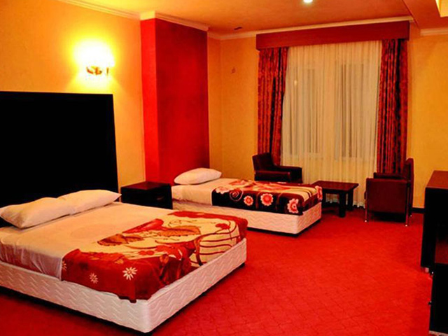 Rangin Kaman Hotel Khorramabad