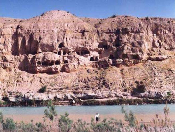 Chehel Khaneh Cave