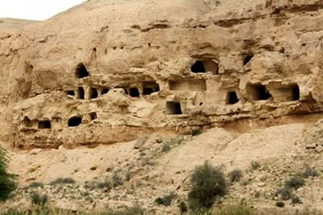 Chehel Khaneh Cave