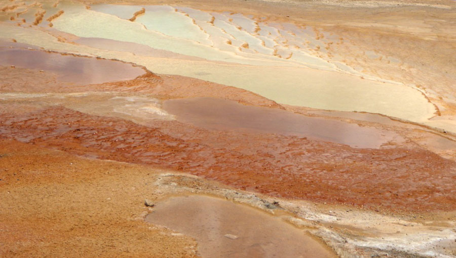 Badab Soort Springs