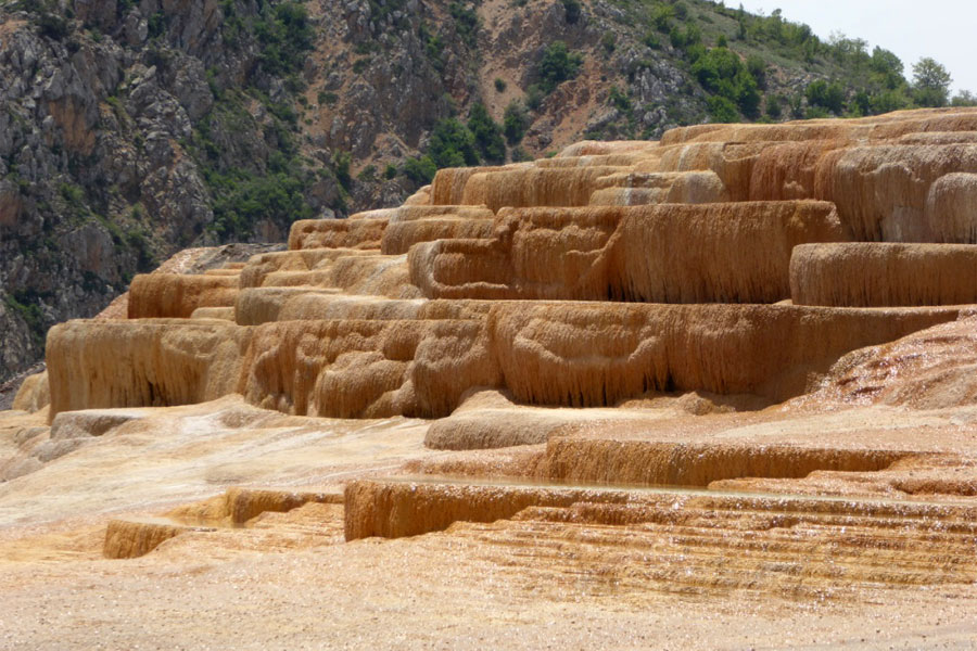 Badab Soort Springs