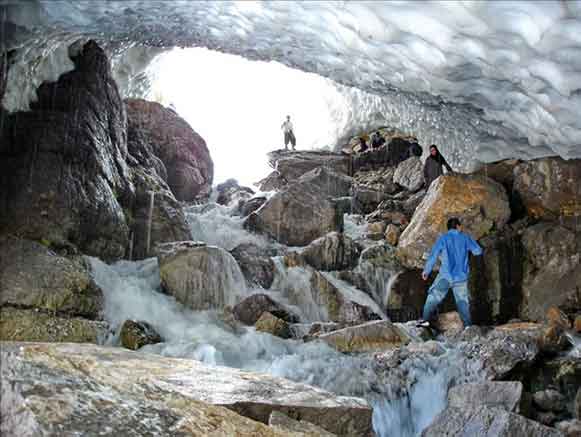 Azna Snow Tunnel