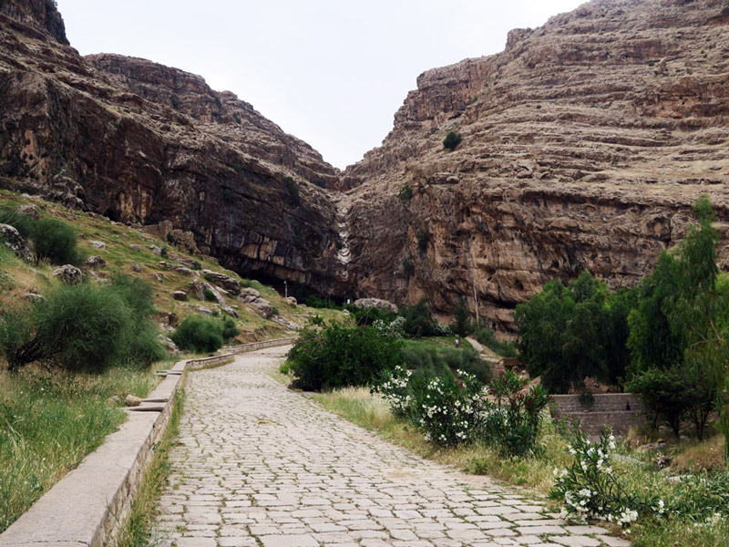 Eshkaft-e Salman Ancient Site