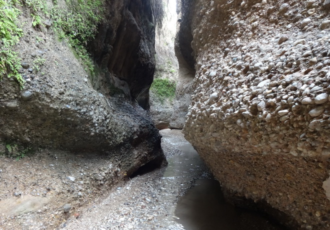 Zeinegan Cave